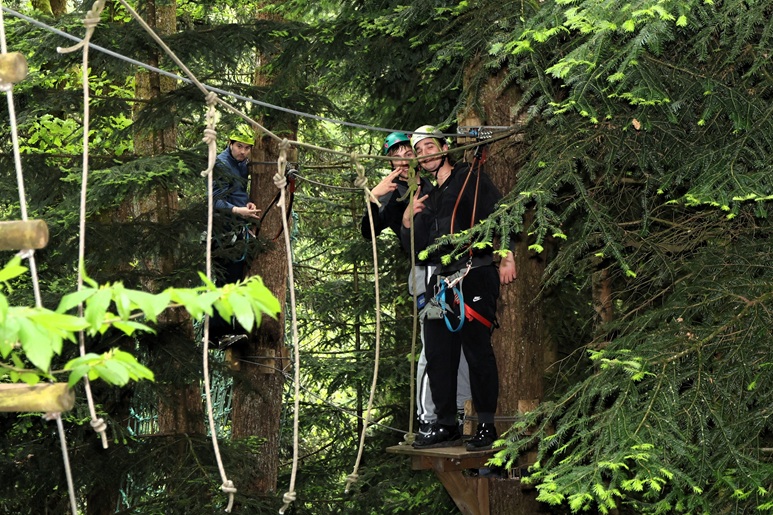 9E8A1102_C25 | CAMPUS ST JO Après la pluie, l’aventure : les BTS relèvent le défi Spinaparc Saint-Nabord 7